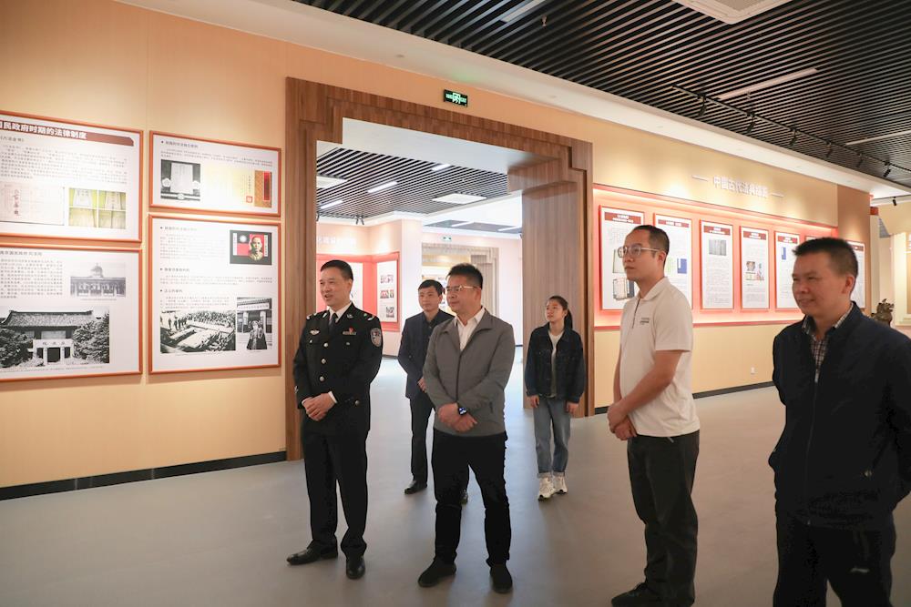 3a718917acd5444d867c422d6110bc1b.jpg 3a718917acd5444d867c422d6110bc1b.jpg