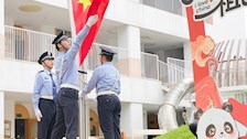 警徽闪耀映童心，平安守护“警”相随——警务实战学院学员走进南宁市美吉瑞幼儿园开展主题活动