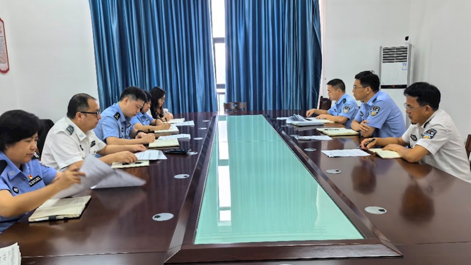 自治区公安厅刑侦总队到beat365调研交流