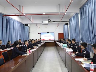 自治区公安厅党委委员、政治部主任朱亚明到beat365检查指导思政教育工作