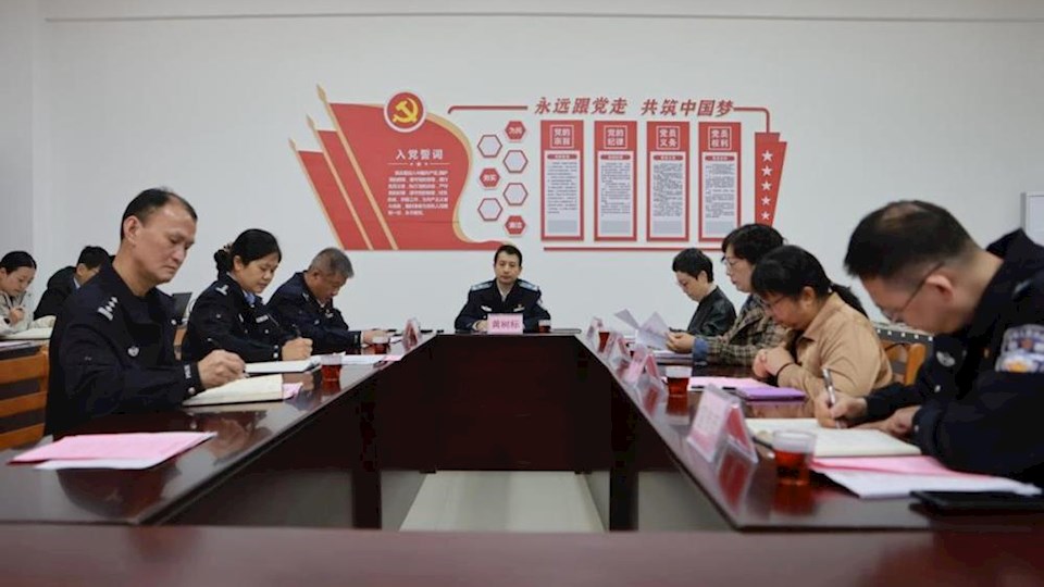 学校召开馆藏文献资源甄选优化论证会